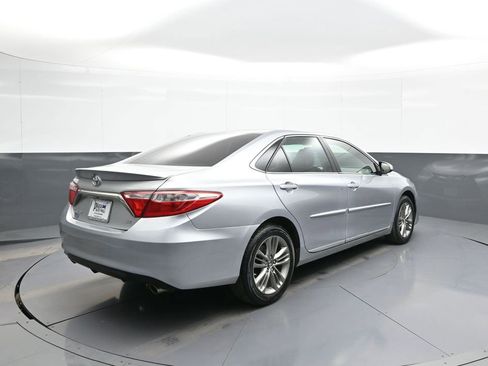 Used 2017 Toyota Camry SE w/ Protection Package (Q2) FWD image 6