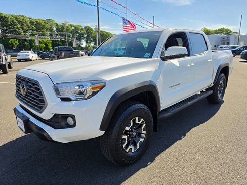 Used 2023 Toyota Tacoma TRD Off-Road AWD/4WD image 3