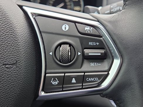 Used 2025 Acura RDX SH-AWD image 22