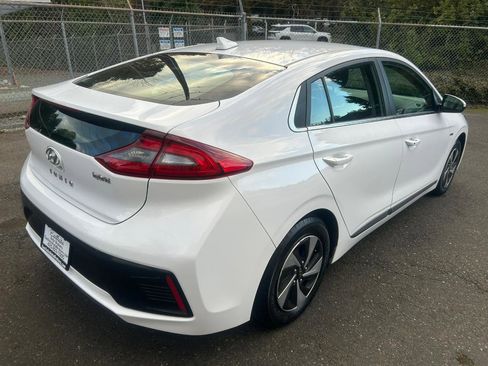 Used 2018 Hyundai Ioniq SEL image 5