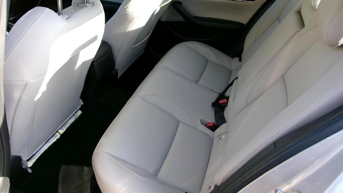 Used 2025 MAZDA MAZDA3 s FWD image 9