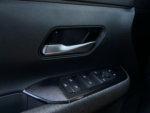 Used 2025 Nissan Kicks SV image 19