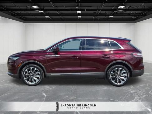 Used 2023 Lincoln Nautilus Reserve AWD/4WD image 2
