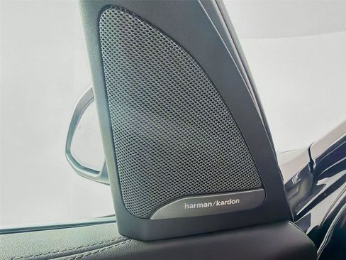 Used 2023 BMW X7 xDrive40i w/ Premium Package image 8