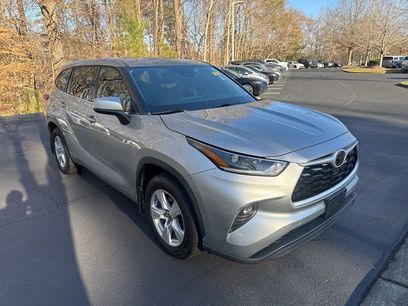 Used 2021 Toyota Highlander LE