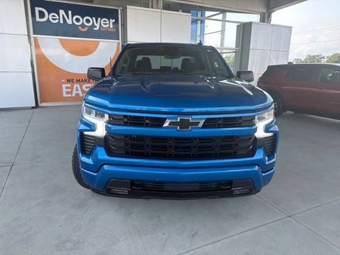Used 2023 Chevrolet Silverado 1500 RST w/ Z71 Off-Road Package AWD/4WD image 8