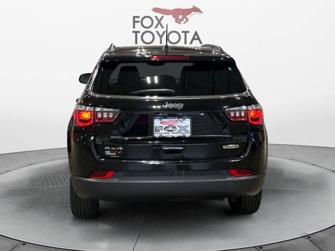Used 2022 Jeep Compass Latitude w/ Sun and Sound Group AWD/4WD image 5