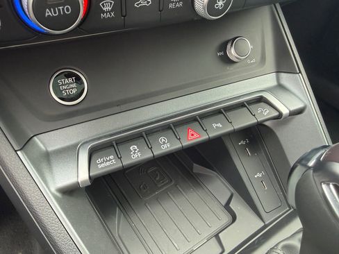 Used 2025 Audi Q3 2.0T Premium w/ Convenience Package image 24