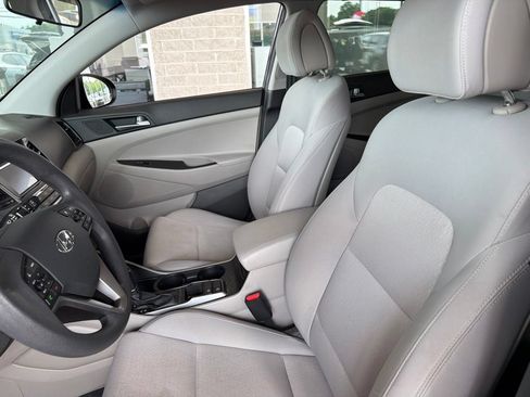 Used 2017 Hyundai Tucson SE w/ SE Popular Package 02 FWD image 17