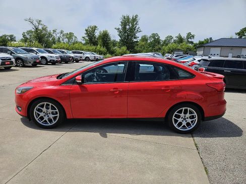 Used 2015 Ford Focus SE w/ Equipment Group 201A FWD image 4