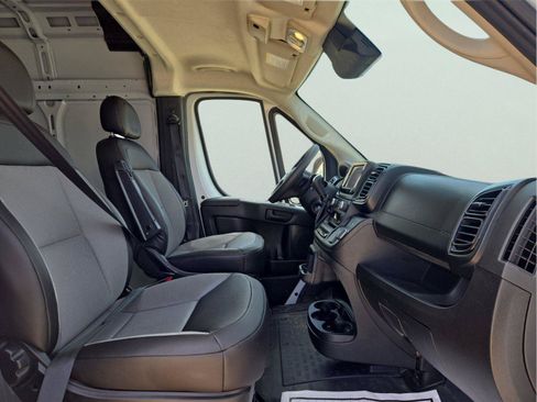 Used 2025 RAM ProMaster 2500 w/ Convenience Group FWD image 24