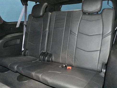 Used 2016 Cadillac Escalade ESV Platinum AWD/4WD image 19