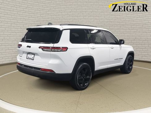 Used 2023 Jeep Grand Cherokee L Laredo image 5