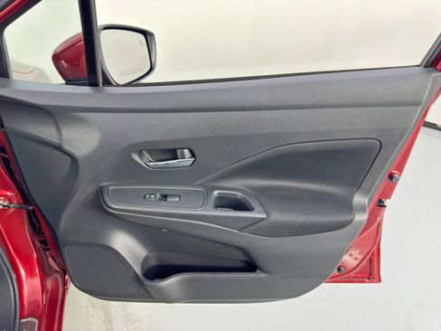 Used 2022 Nissan Versa SV w/ Electronics Package image 36