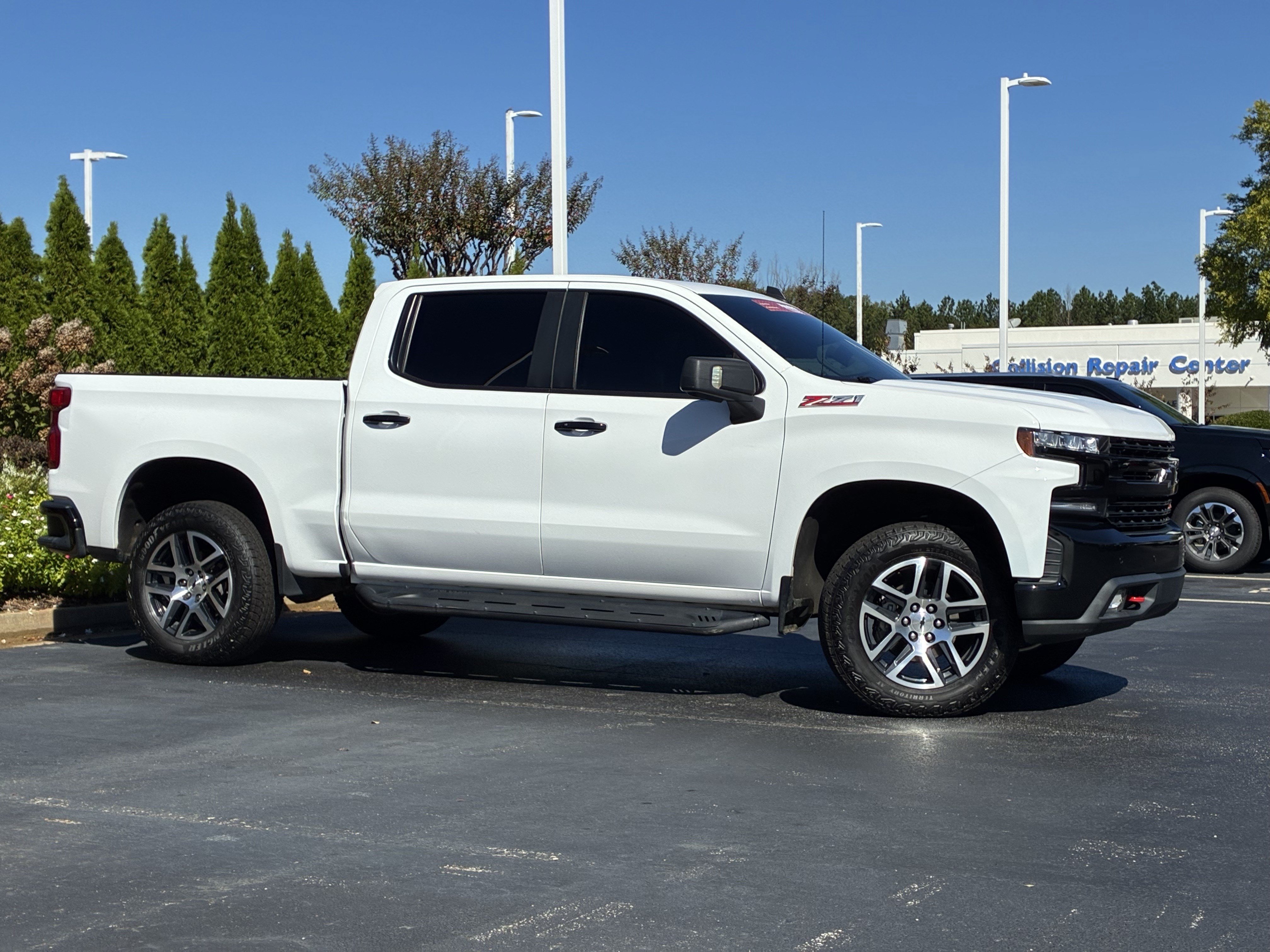 Used 2020 Chevrolet Silverado 1500 LT Trail Boss AWD/4WD image 3