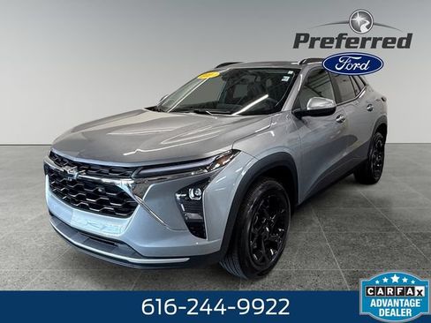 Used 2024 Chevrolet Trax LT w/ Driver Confidence Package FWD image 9