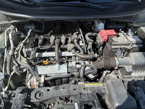 Used 2025 Nissan Versa SV FWD image 30