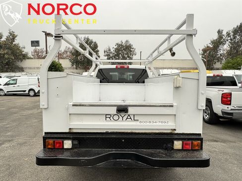 Used 2018 RAM 3500 Tradesman w/ Chrome Appearance Group image 8