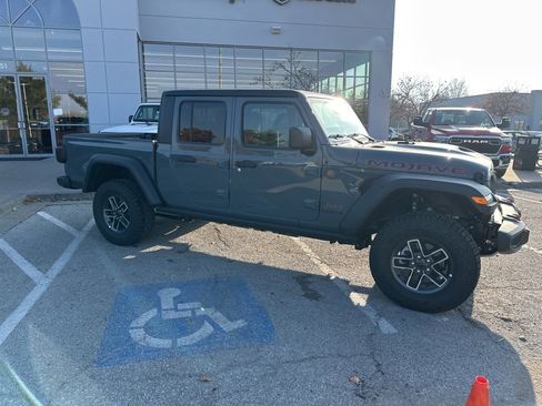 New 2026 Jeep Gladiator Mojave w/ Safety Group image 39