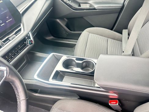 Used 2025 Chevrolet Equinox LT image 41