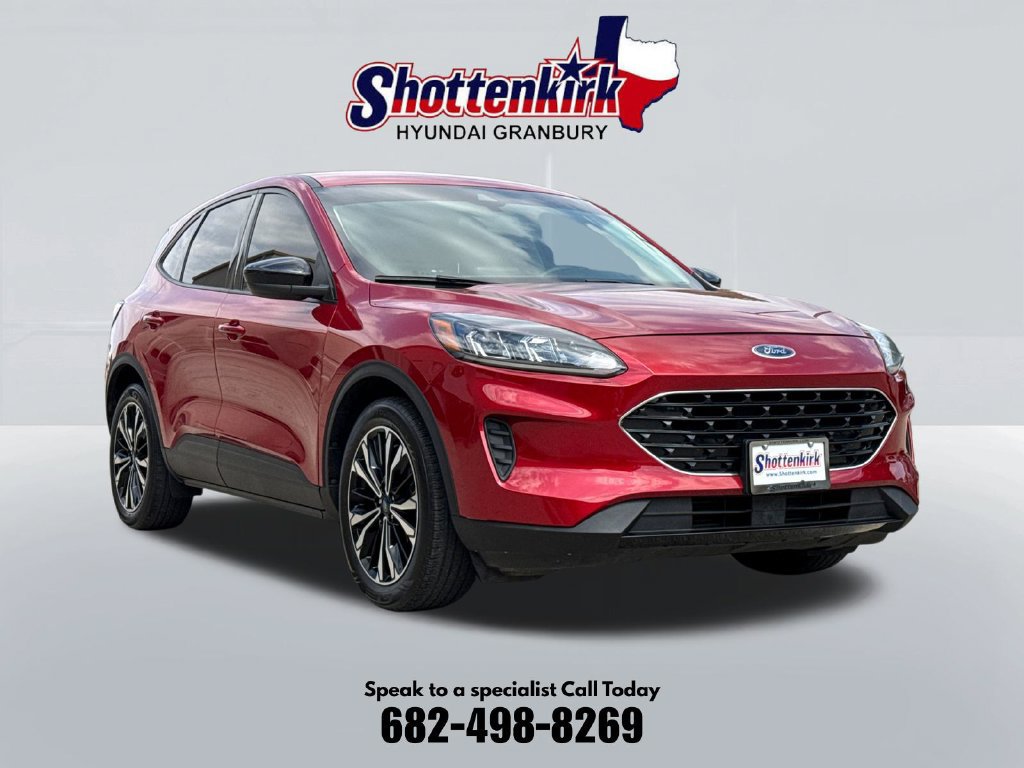 Used 2022 Ford Escape SE w/ SE Sport Appearance Package FWD image 3