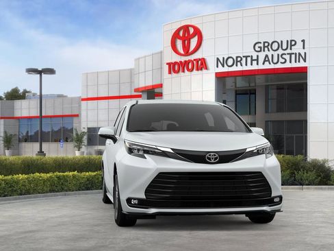 New 2026 Toyota Sienna XLE image 16