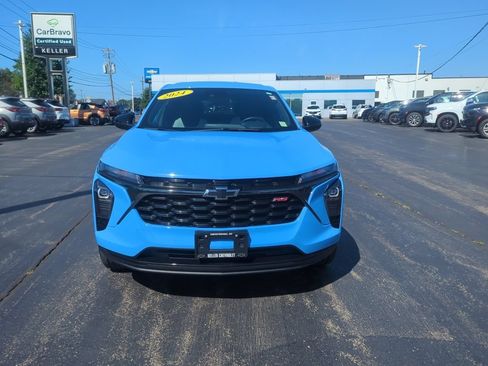 Certified 2024 Chevrolet Trax RS FWD image 3