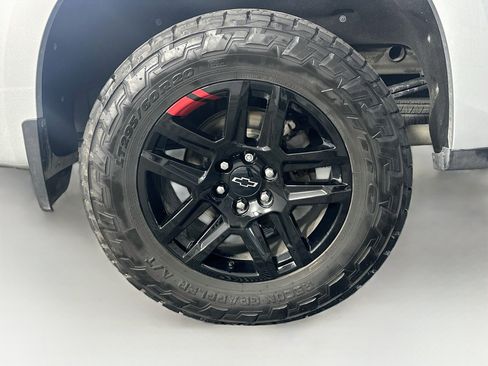 Used 2021 Chevrolet Silverado 1500 RST w/ Redline Edition AWD/4WD image 11