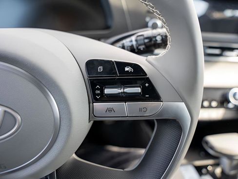 New 2025 Hyundai Elantra Sport FWD image 24