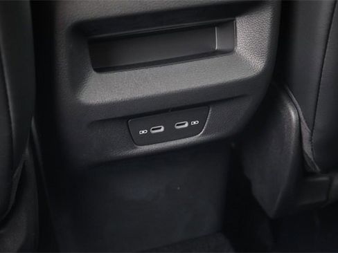 New 2025 Volkswagen Tiguan SE image 21