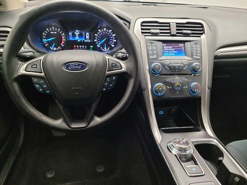 Used 2018 Ford Fusion SE FWD image 22