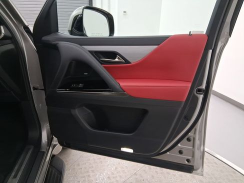 Used 2024 Lexus LX 600 F Sport image 32