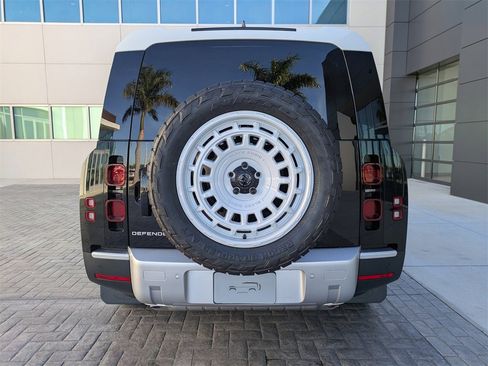 New 2025 Land Rover Defender 130 S image 5