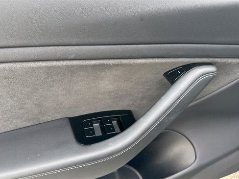 Used 2019 Tesla Model 3 Mid Range image 11