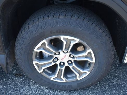 Used 2021 GMC Sierra 1500 SLE AWD/4WD image 11