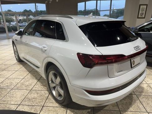 Used 2019 Audi e-tron Premium Plus image 5