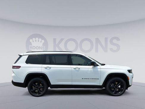 New 2026 Jeep Grand Cherokee L Limited w/ Limited Altitude Package AWD/4WD image 8