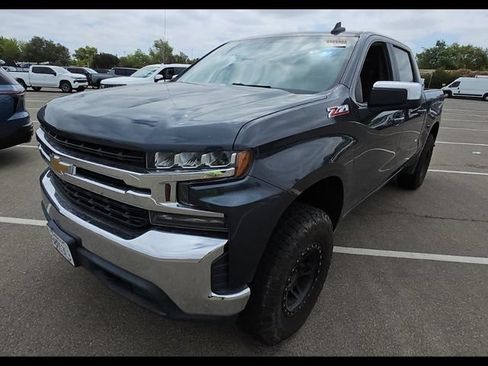 Used 2022 Chevrolet Silverado 1500 LT AWD/4WD image 3