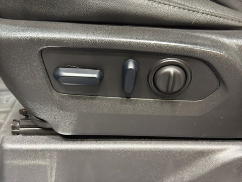 Used 2023 GMC Sierra 2500 SLT w/ SLT Premium Package image 20