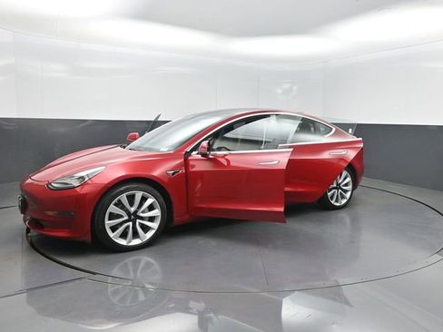 Used 2018 Tesla Model 3 Long Range RWD image 29