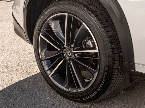 Used 2024 INFINITI QX50 Sport image 10