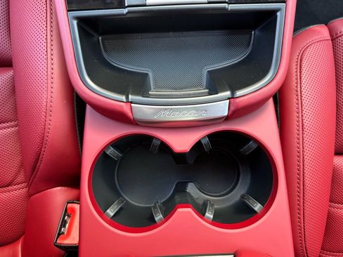 Certified 2026 Porsche Macan image 26