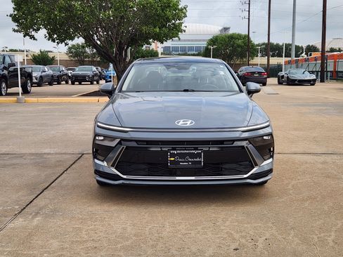 Used 2024 Hyundai Sonata SEL w/ Convenience Package FWD image 3