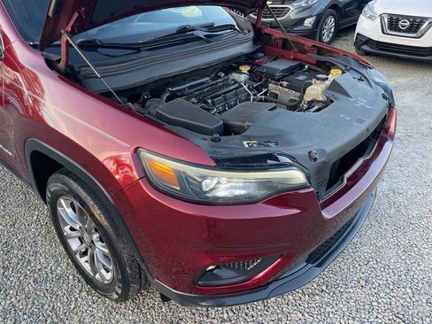 Used 2019 Jeep Cherokee Latitude Plus w/ Cold Weather Group AWD/4WD image 25