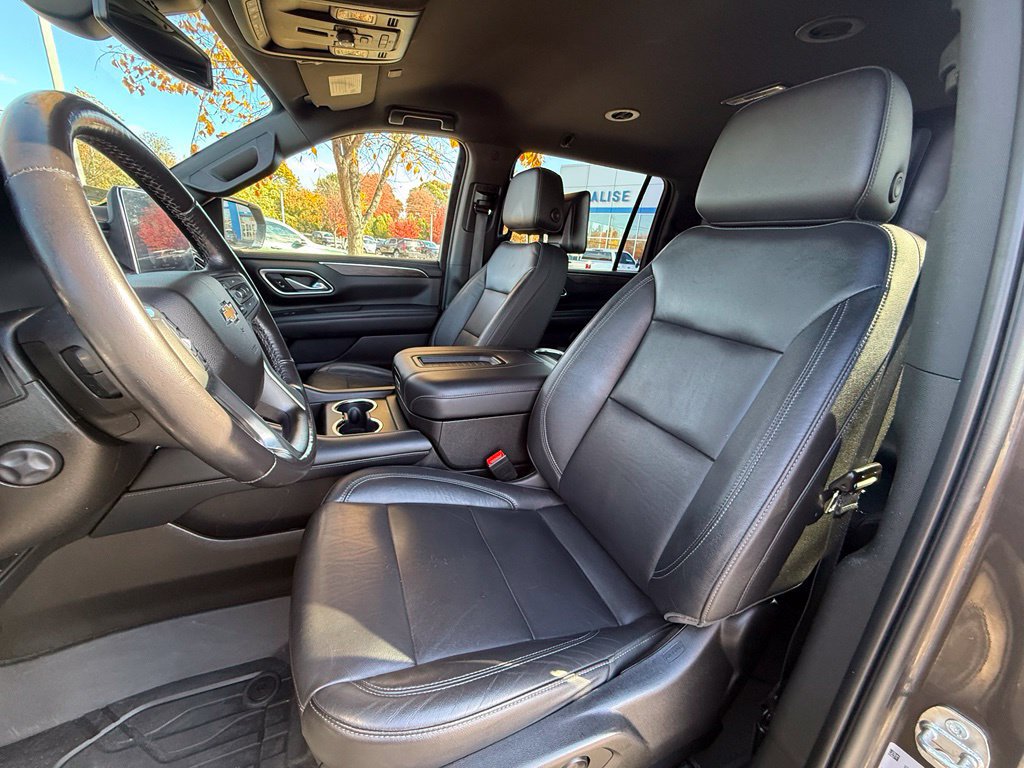 Used 2021 Chevrolet Suburban LT w/ Luxury Package AWD/4WD image 27