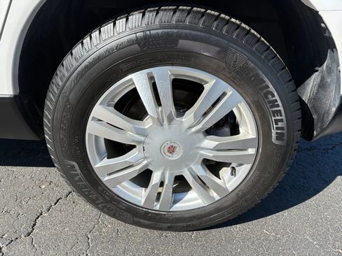 Used 2010 Cadillac SRX Luxury image 22