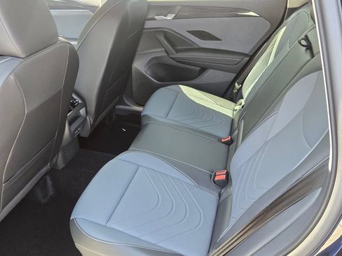 Certified 2026 Volkswagen Tiguan SE FWD image 10