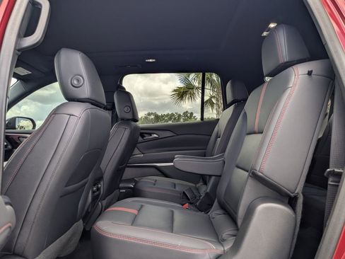 Certified 2024 Chevrolet Traverse RS FWD image 21