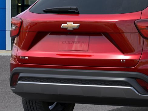 New 2026 Chevrolet Trax LT w/ LT Convenience Package FWD image 14