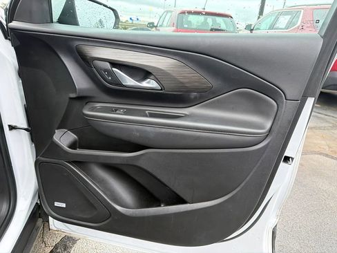 Used 2022 GMC Terrain SLT w/ Infotainment Package II image 14